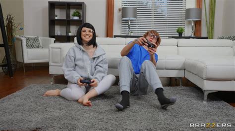 jessie lee and codi vore|The Geek, The Goth & The Tomboy Video With Jessie Lee, Codi。